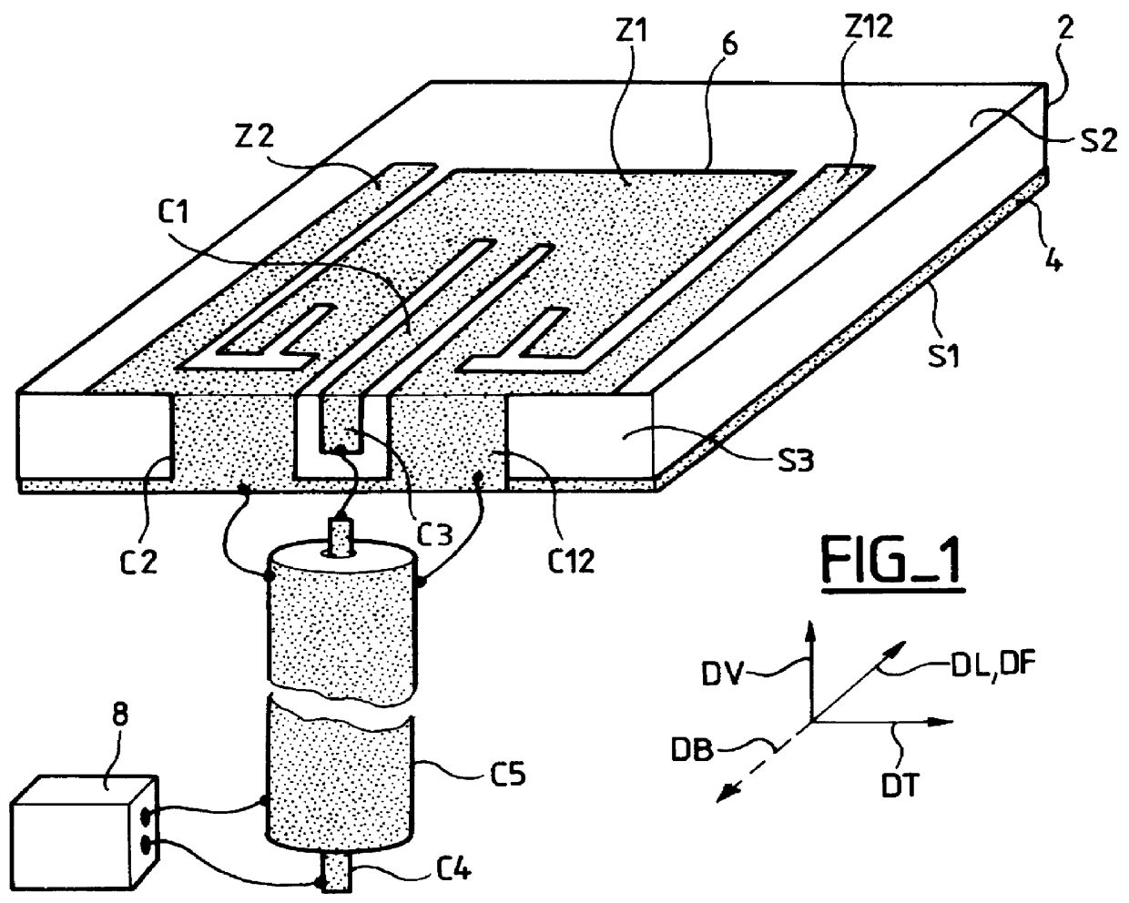 Short-circuit microstrip antenna and device including that antenna