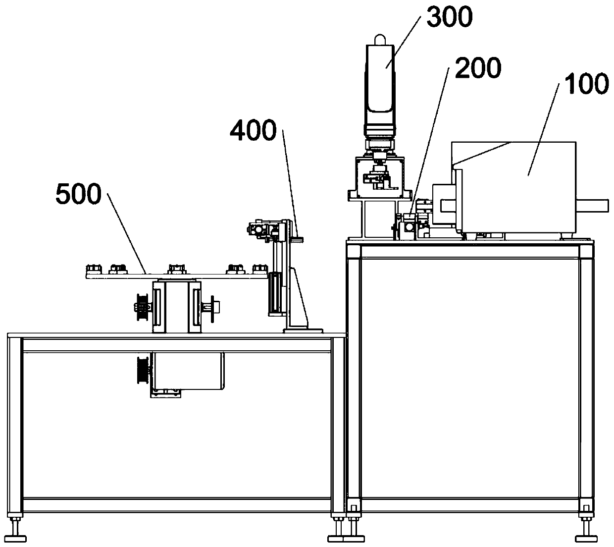 Automatic wire plugging device for light source plate