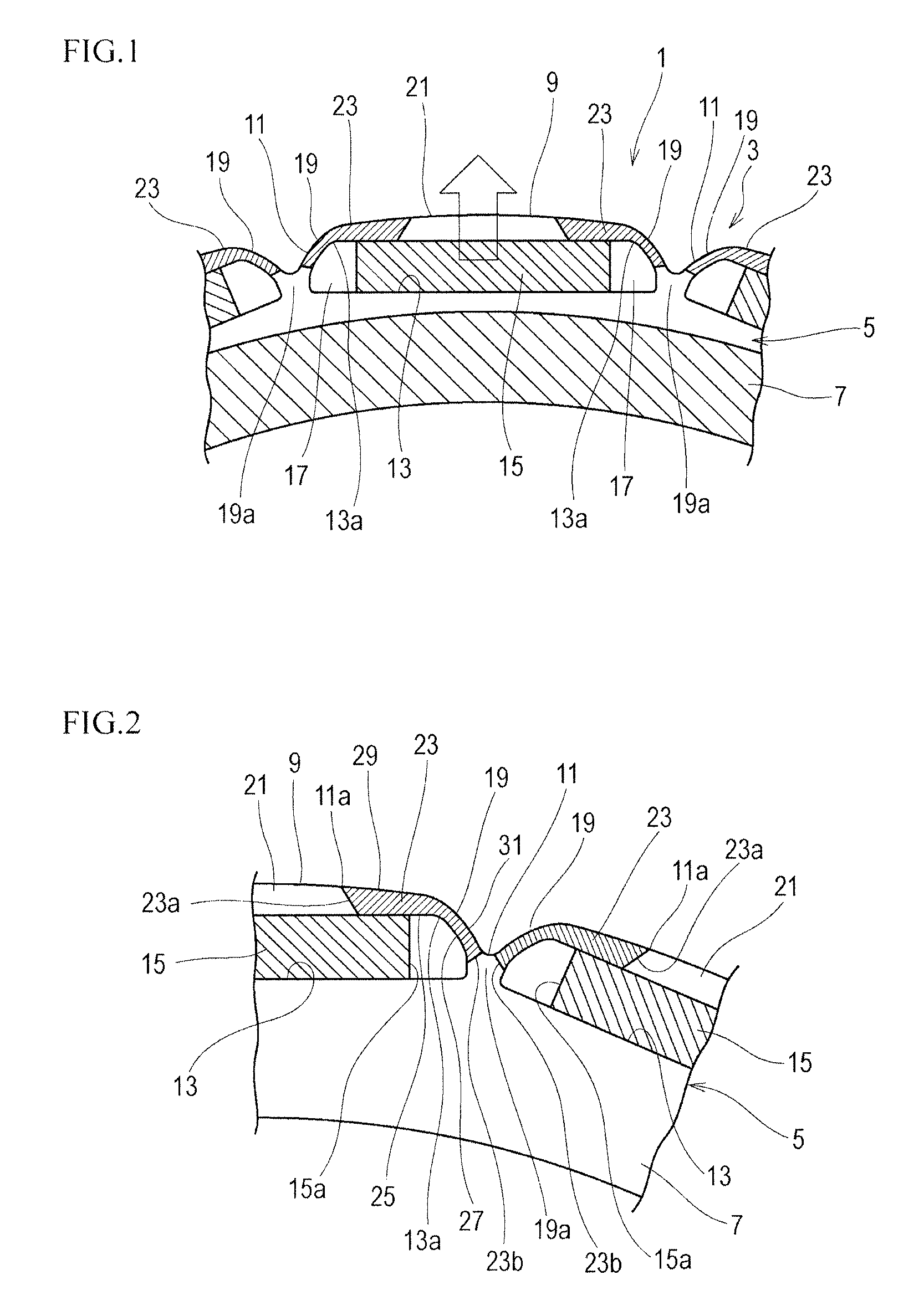 Magnetic plate used for rotor core of motor and method for manufacturing magnetic plate