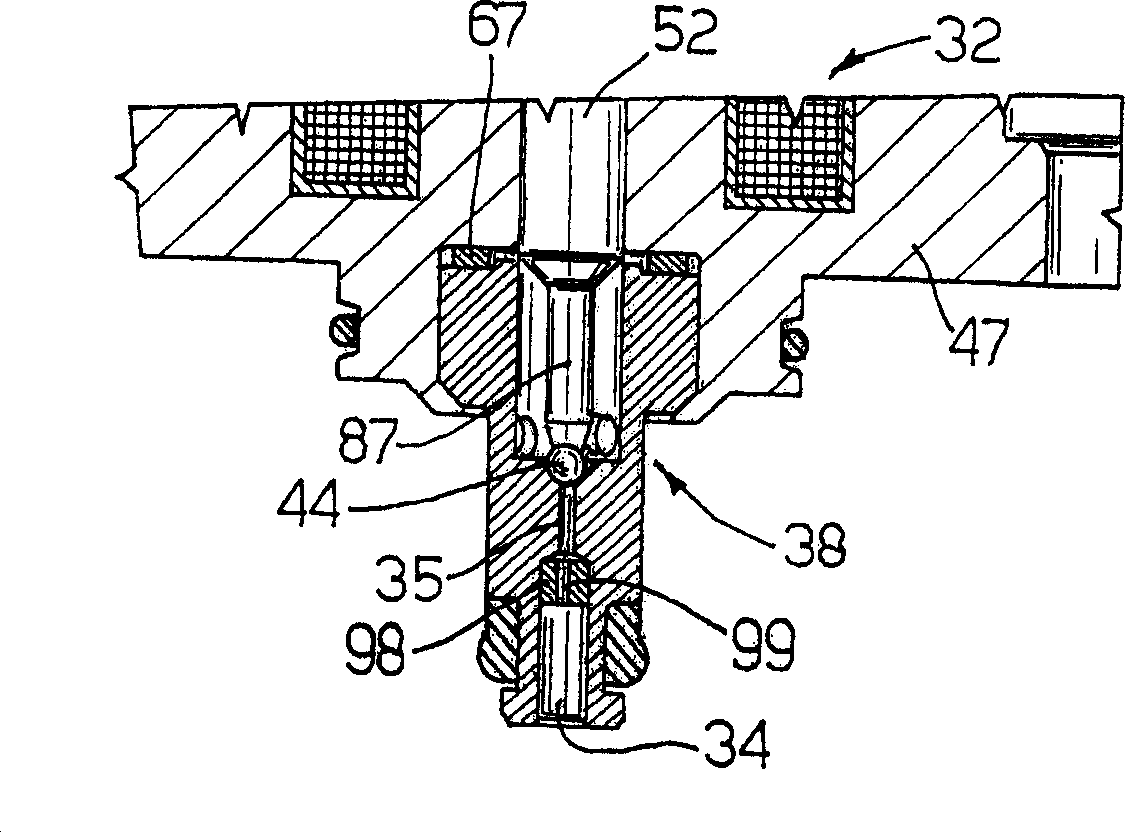 Device for regulating transporting pressure of pump for instance supplying oil to IC engine