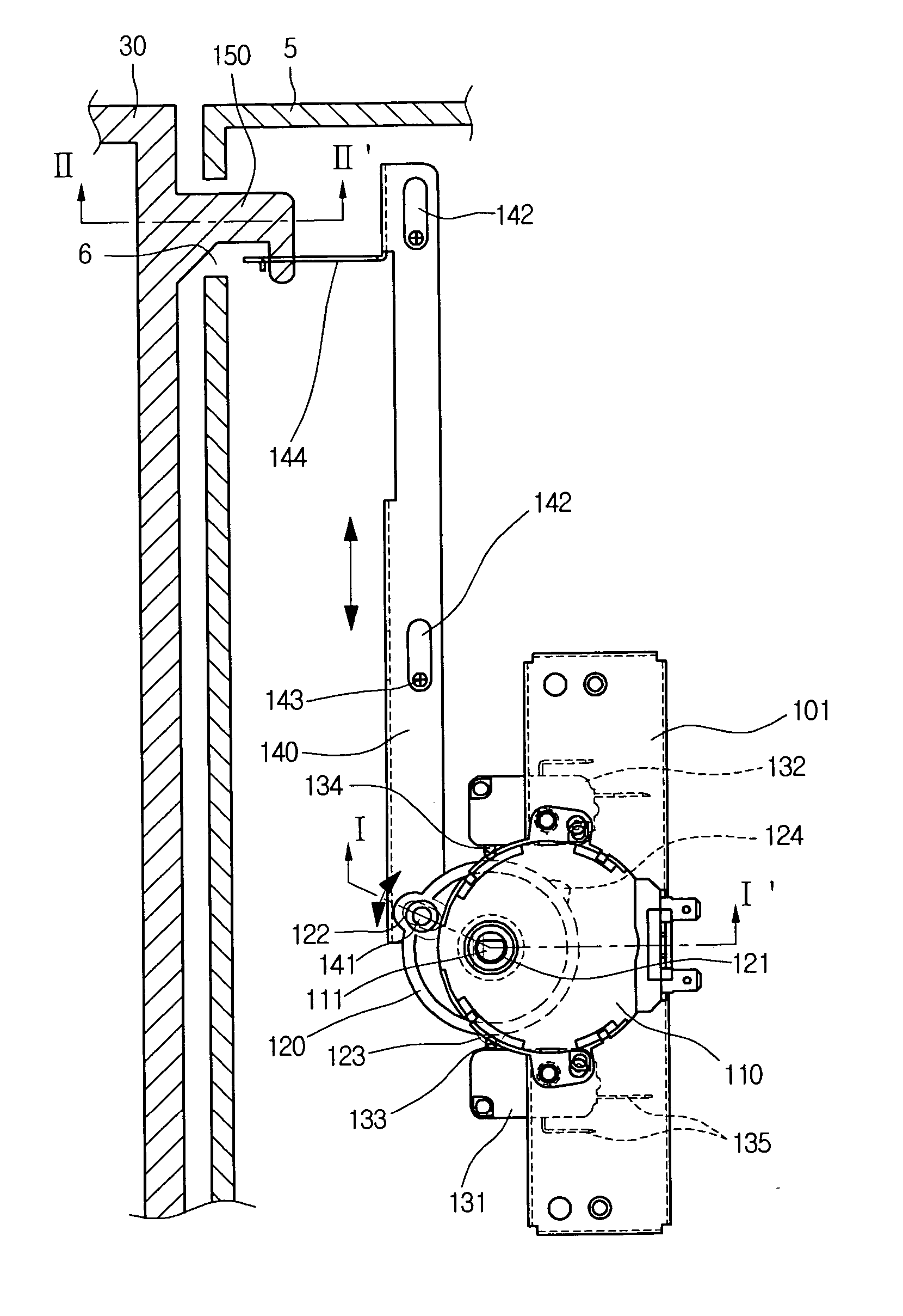 Door opening and closing system in electric oven