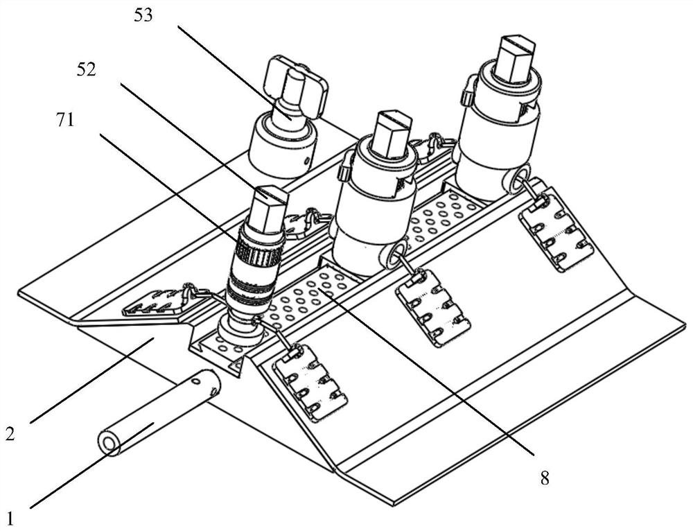 Skin distractor capable of simultaneously using negative pressure suction