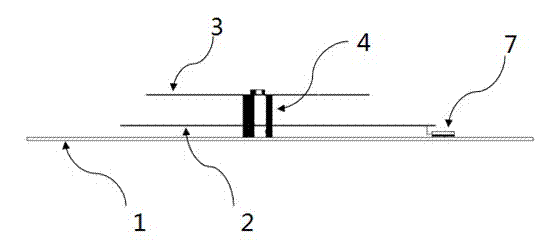 Broadband circularly-polarized radio frequency identification (RFID) reader antenna