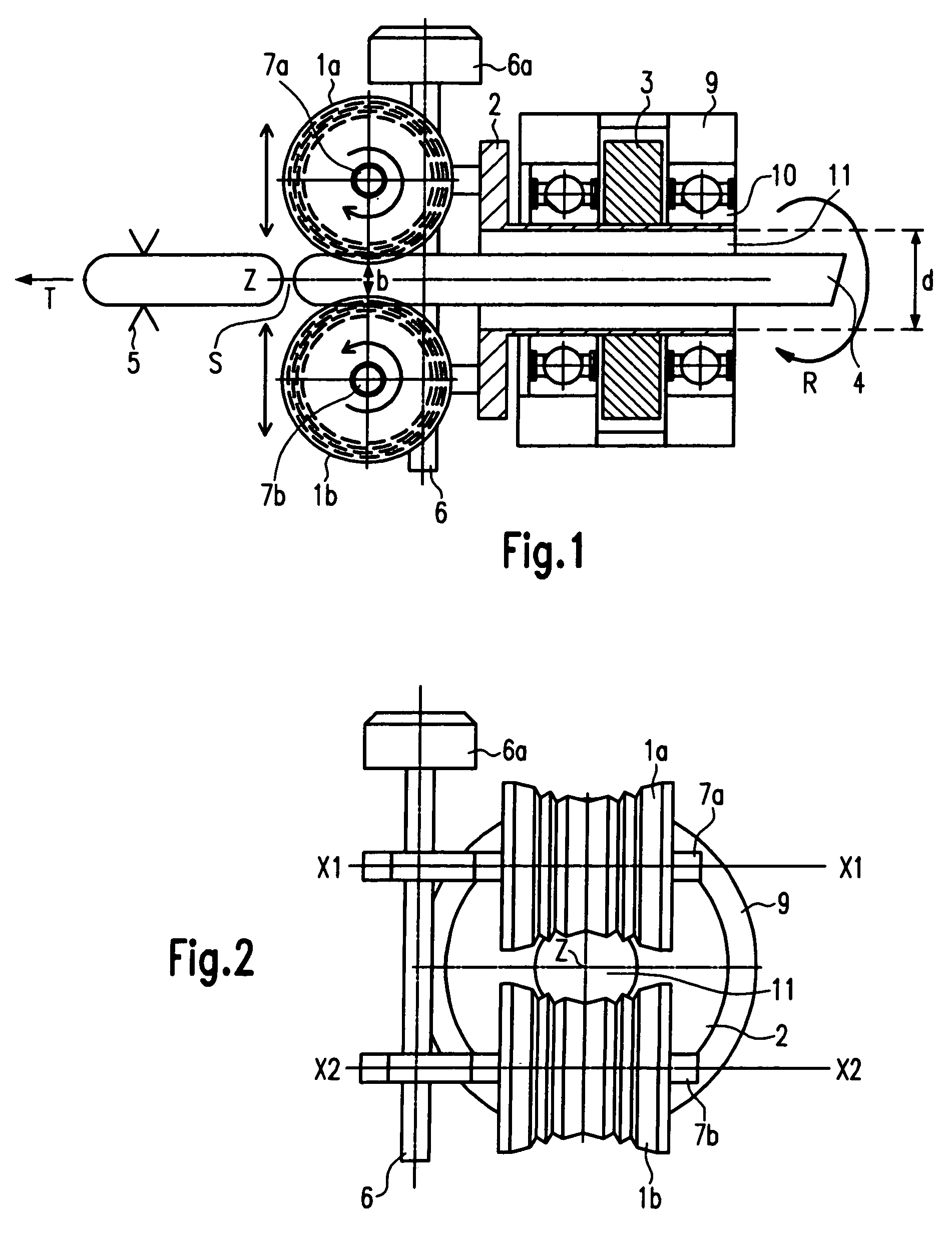 Apparatus and method for dividing a sausage strand