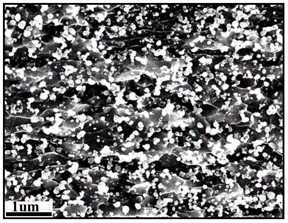 A ferritic steel plate strengthened by nano-scale spherical cementite and its preparation method