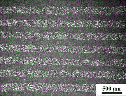 Multilayered structure aluminium oxide self-lubricating composite ceramic, and preparation method thereof