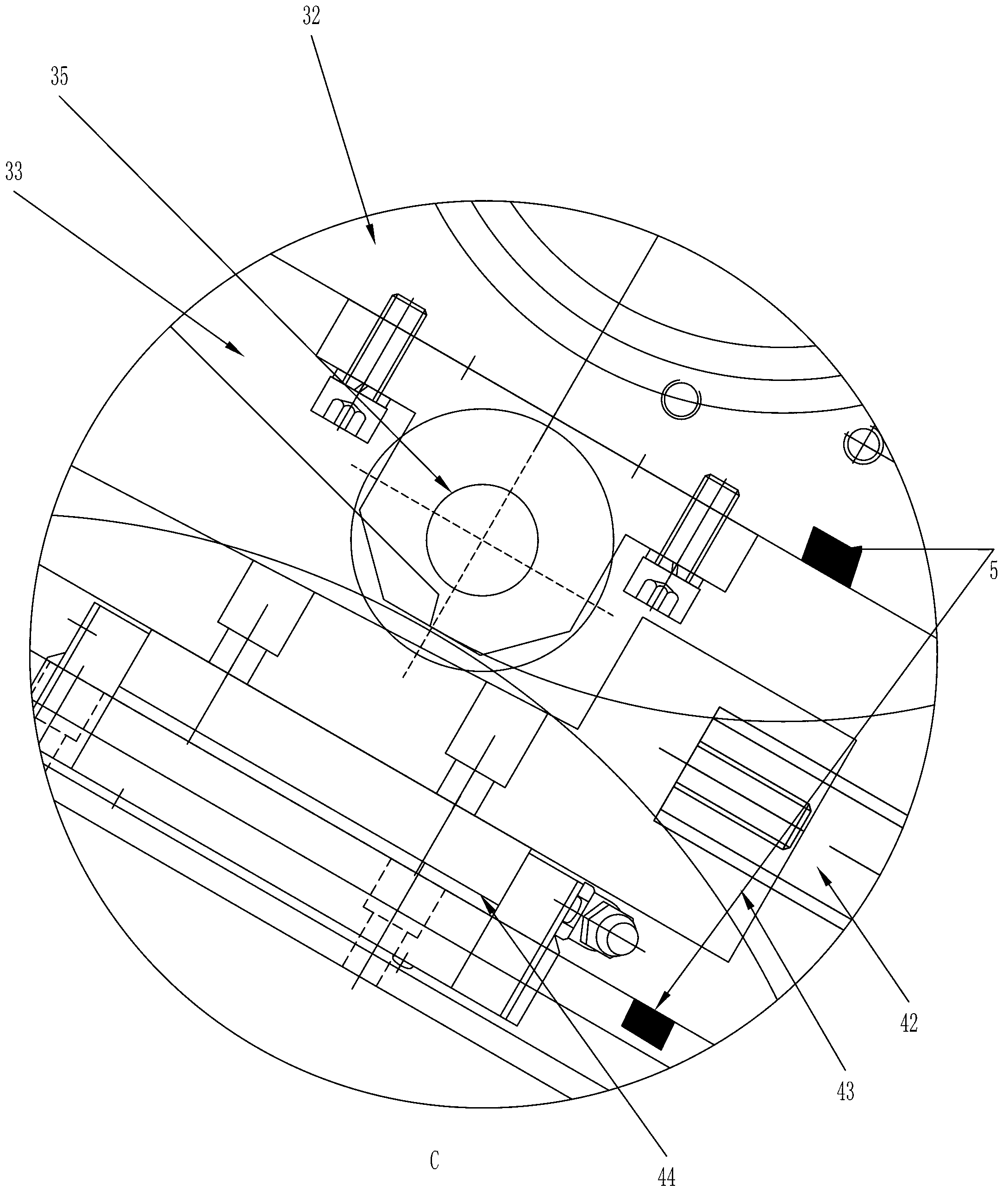 Comma scraper coating machine capable of automatically adjusting interval