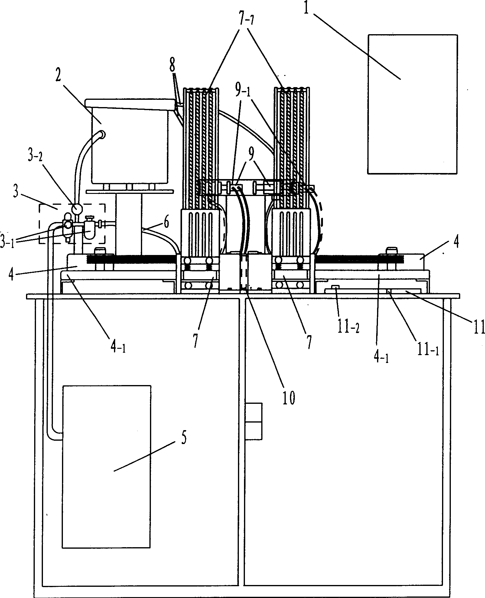 Automatic master assembling device and method with computer control