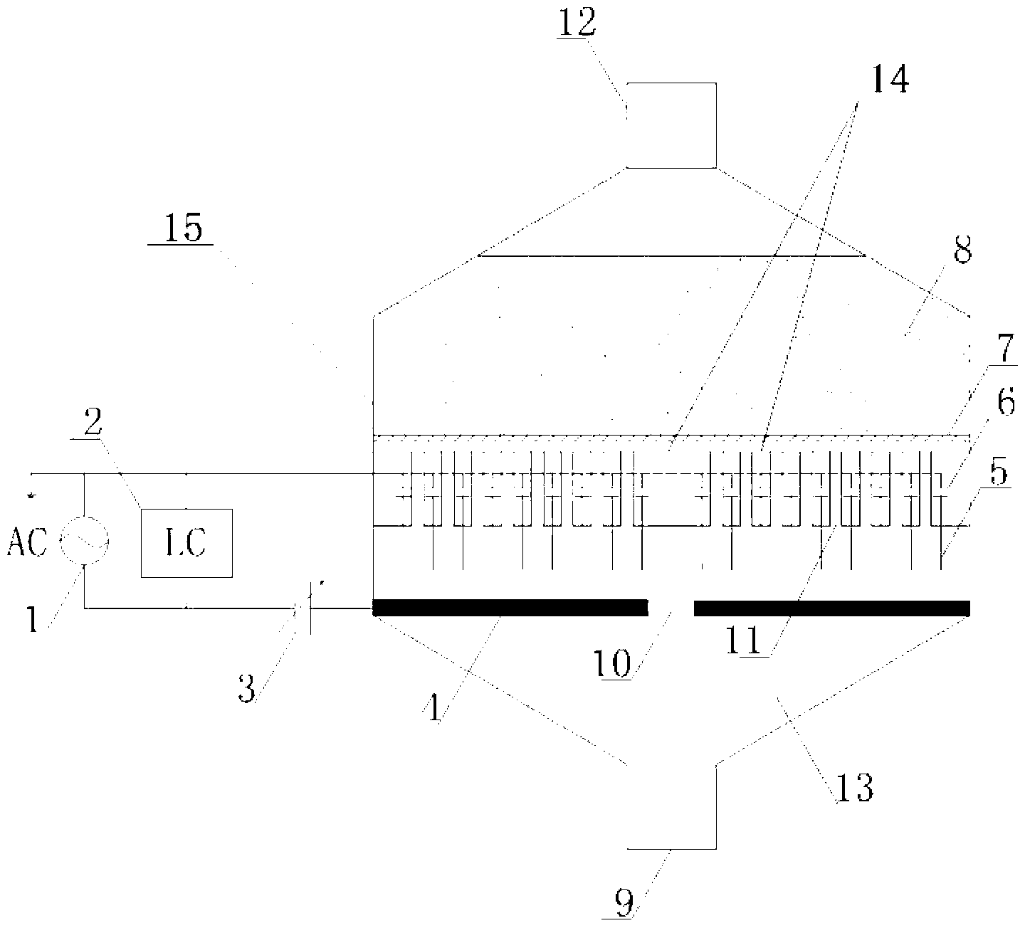 Device for treating malodorous gas based on capacitive coupling partition discharge plasma