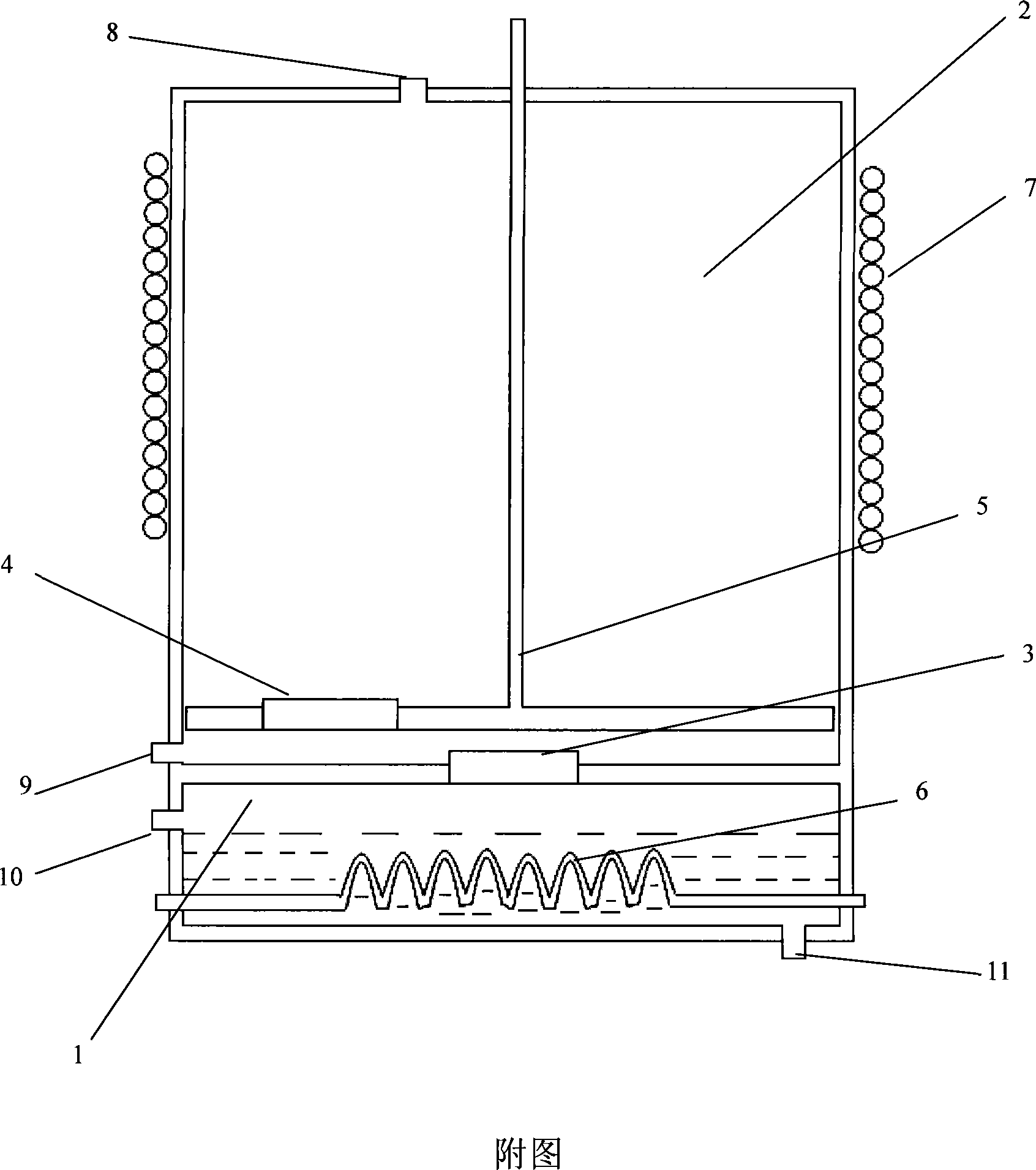 Deep low-temperature seawater cooling decompression sea water desalination method and device thereof