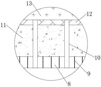 Self-decomposition type water surface oil stain adsorption half-ball