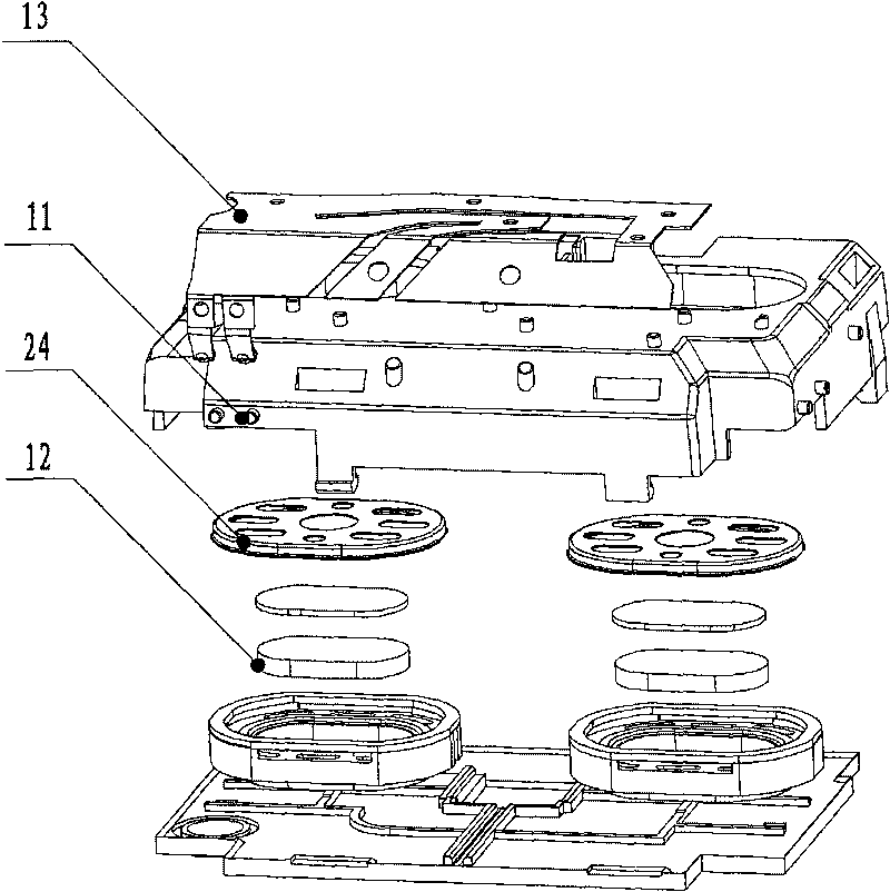 Communication device, horn and antenna assembly thereof