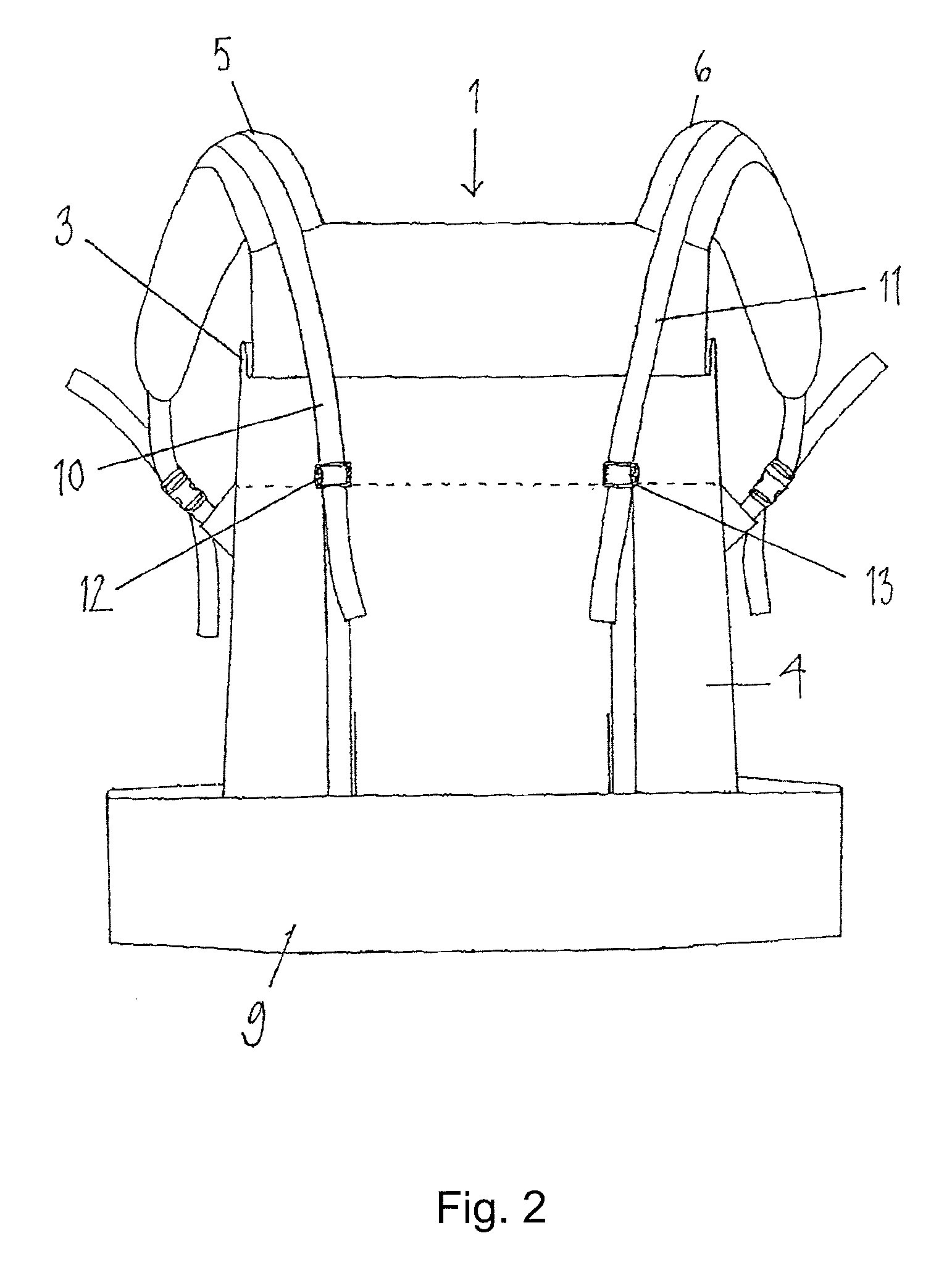 Arrangement for adjusting the length of a carrying section of a child carrier