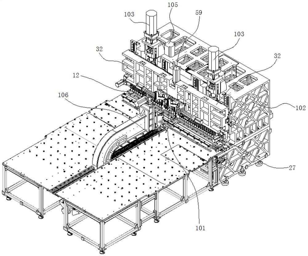 Bending machine with adjustable upper pressing knives