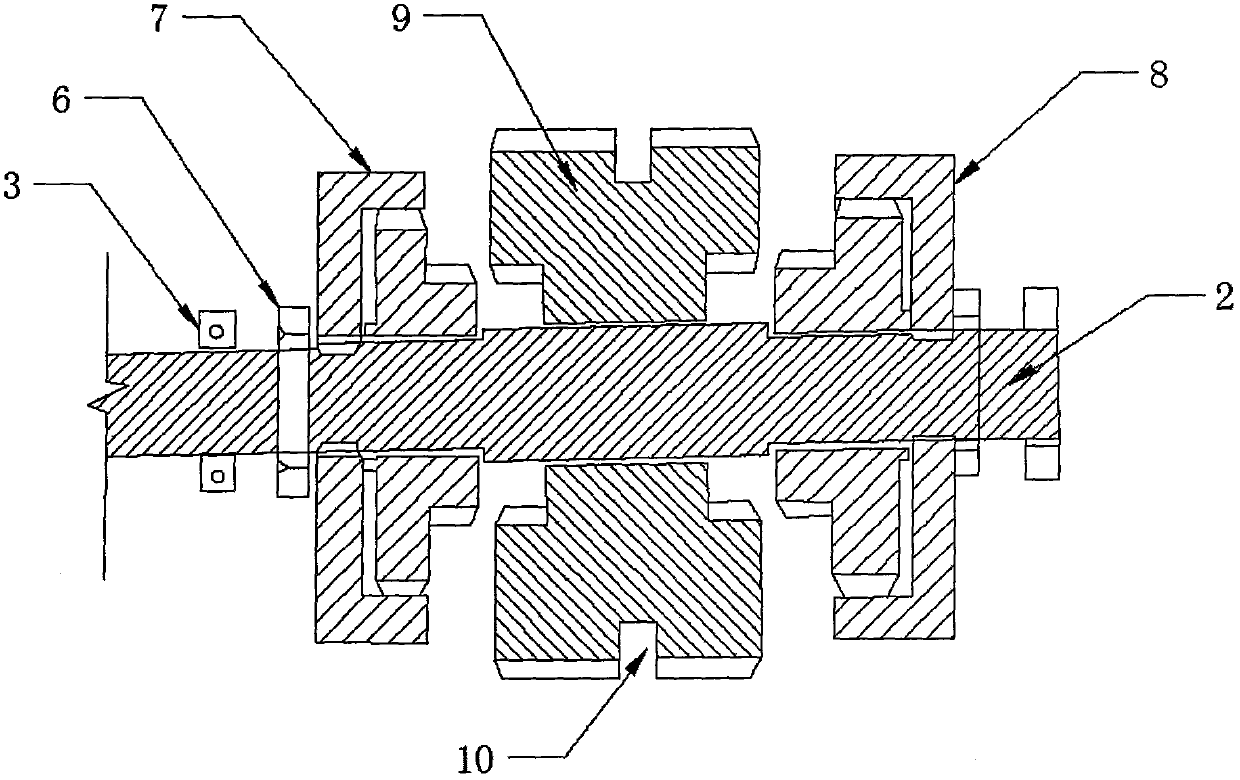 A central transfer gear used in a full-time four-wheel drive system of an automobile