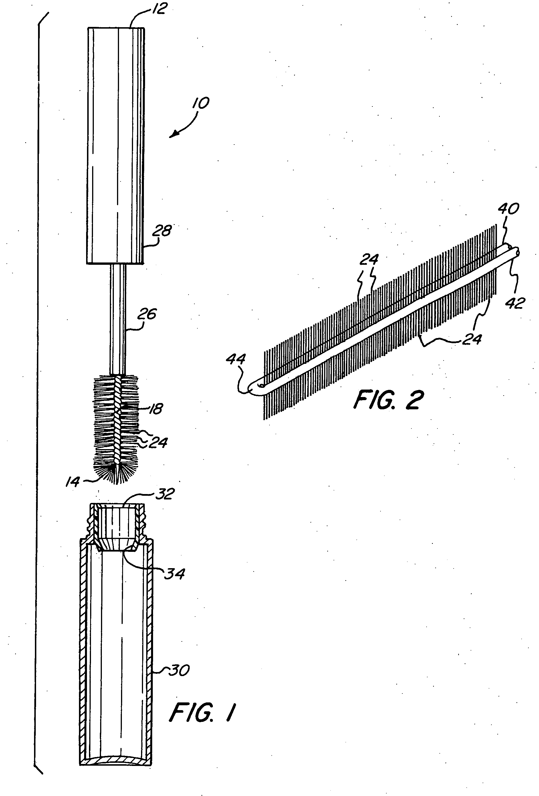 Mascara applicator with fan tip