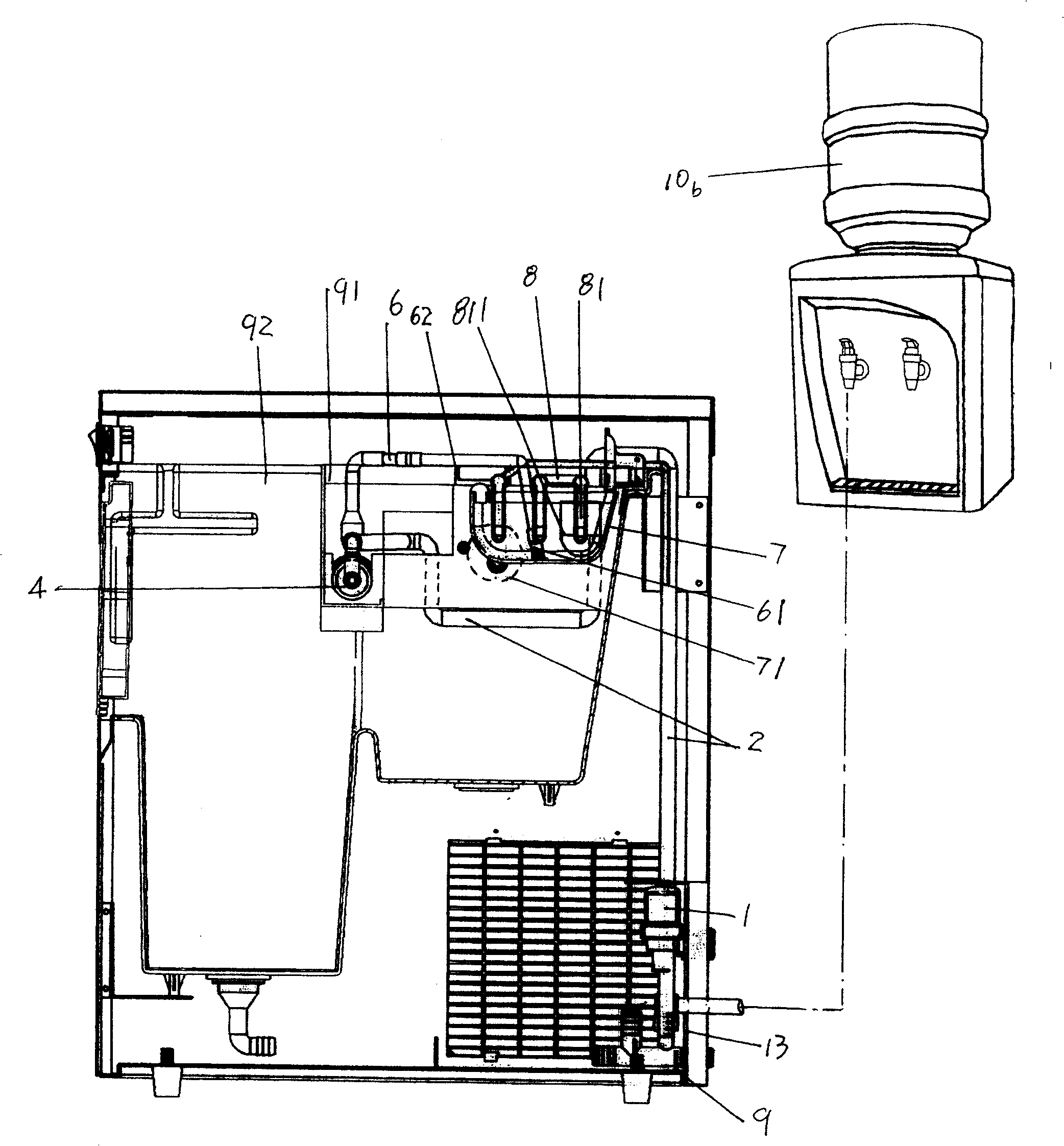 Water circulation mechanism for ice making machine