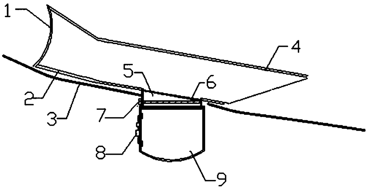 Apparatus and method for retaining urine sample of female infant