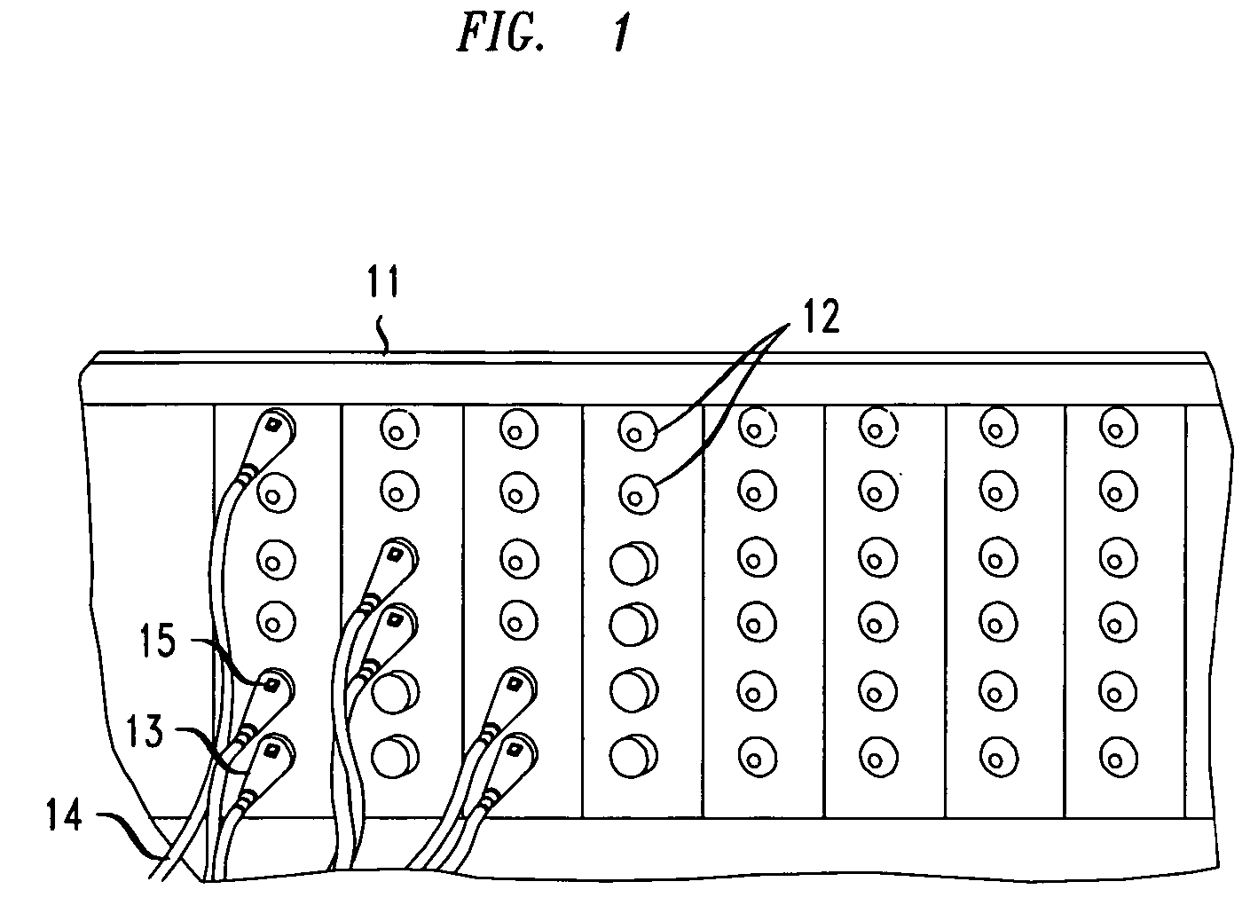 Patch panel cover mounted antenna grid for use in the automatic determination of network cable connections using RFID tags