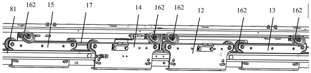 Door body opening and closing linkage device and door body self-closing linkage device