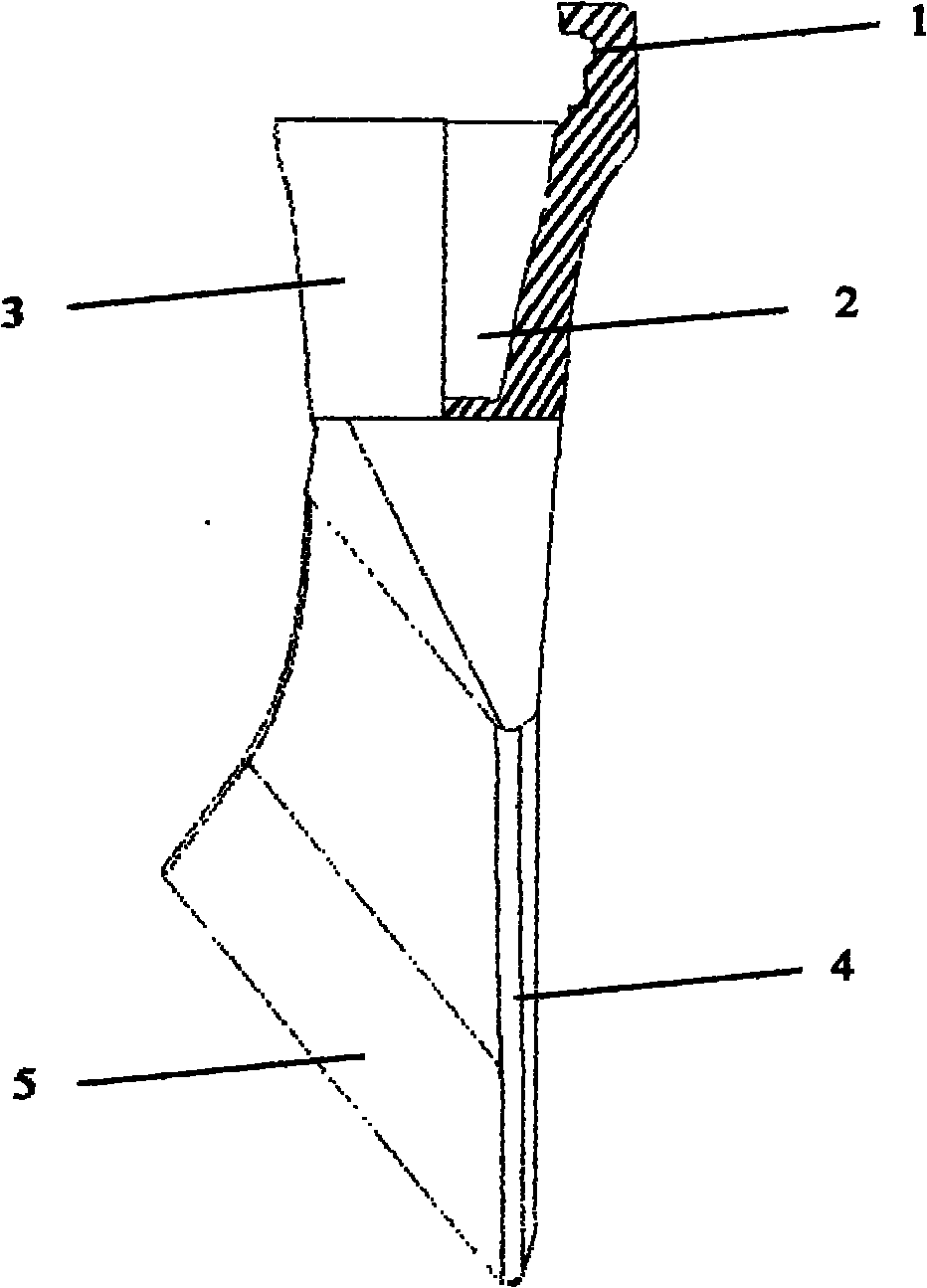 Rake tooth with sharp ridge and curved surface