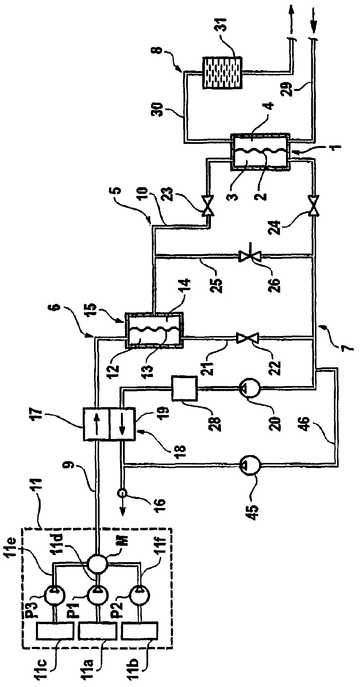 Apparatus for extracorporeal blood treatment with a device for checking a sterile filter, and method of checking a sterile filter of an extracorporeal blood treatment apparatus