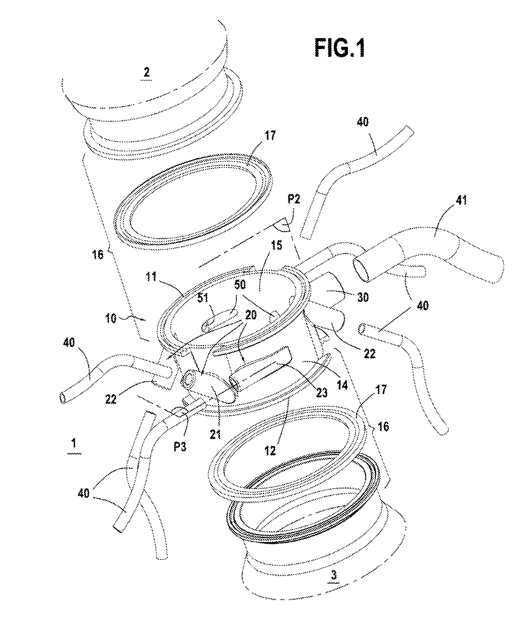 Dust extractor, in the context of the transfer of powdery products, installation, dust extraction method, transfer method, and sterilization method using said device