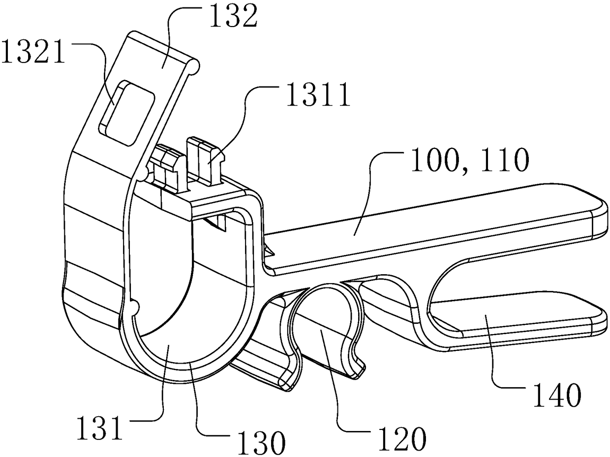 Pipeline fixing structure and air conditioner comprising same