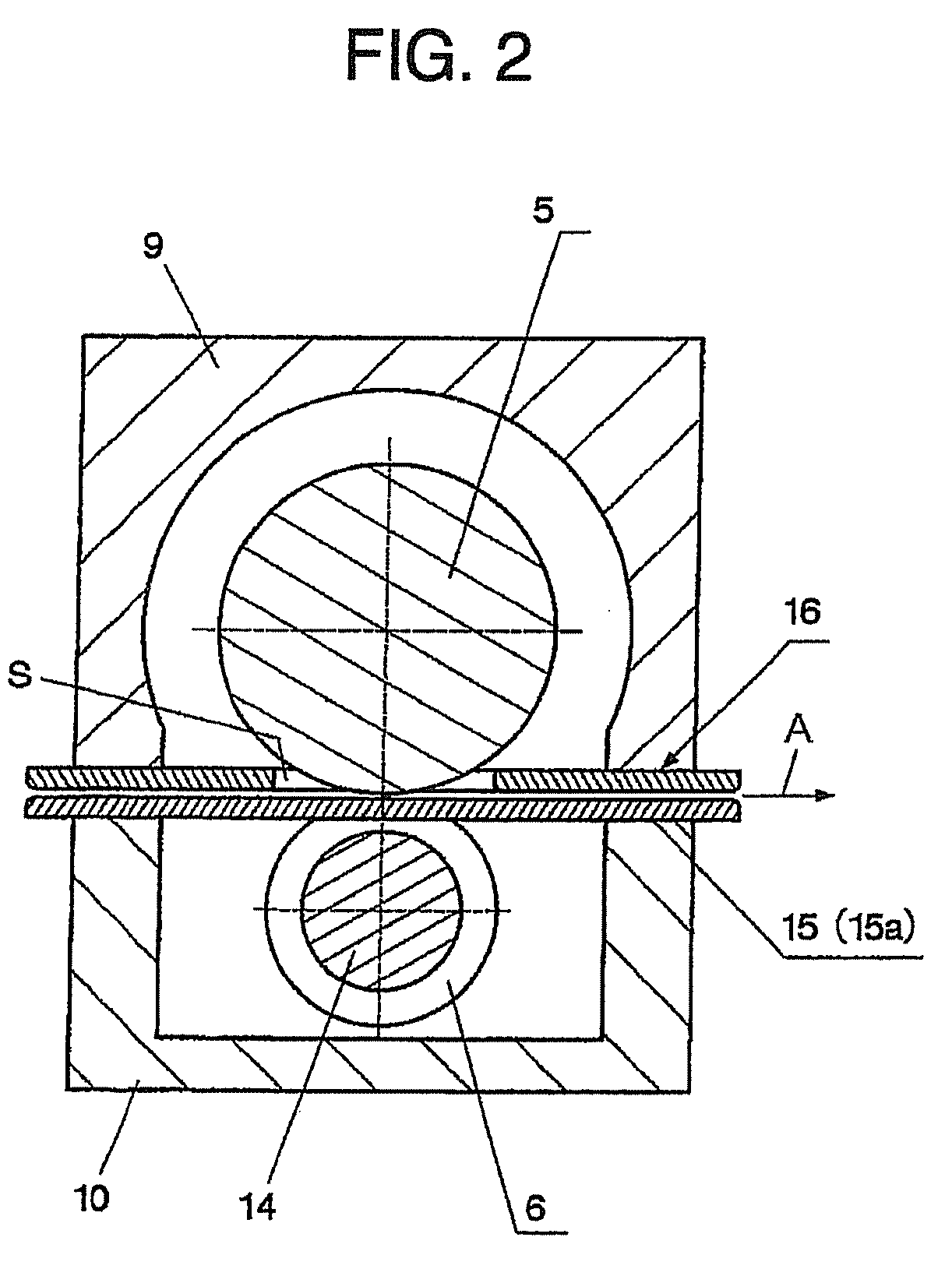 Sheet material feeding apparatus