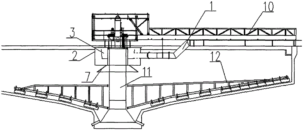 Material evenly distributing device of flow stabilizing cylinder of central transmission thickener