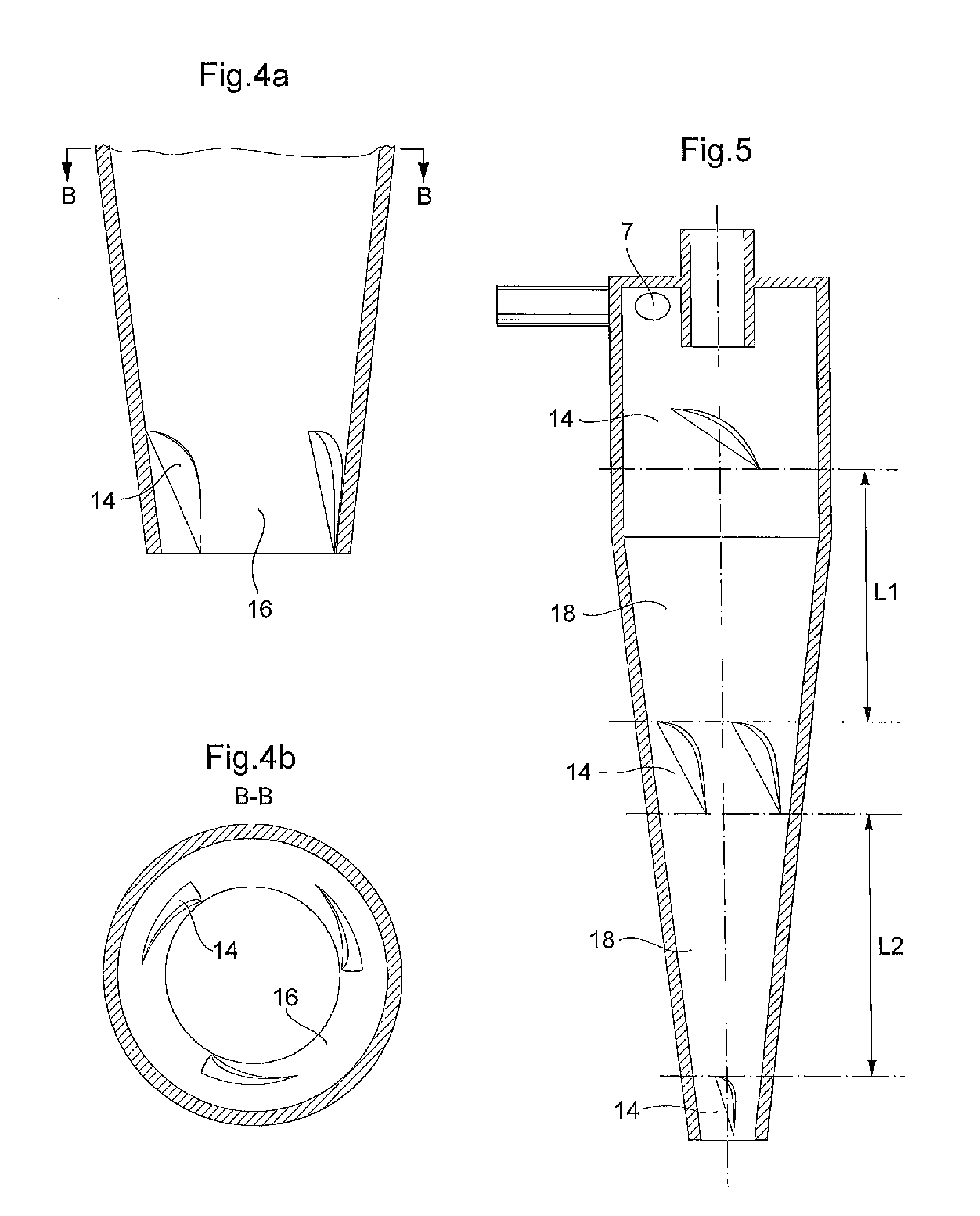 Flow deflecting member for hydrocyclone