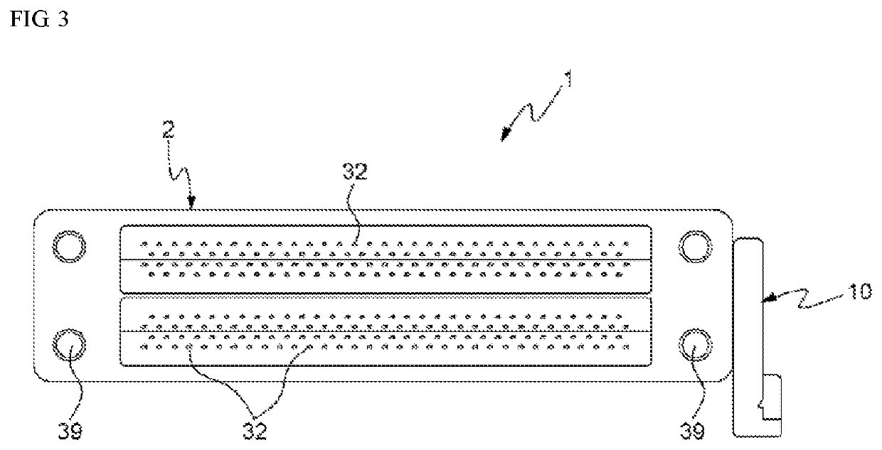 Low insertion force connector assembly and semiconductor component test apparatus