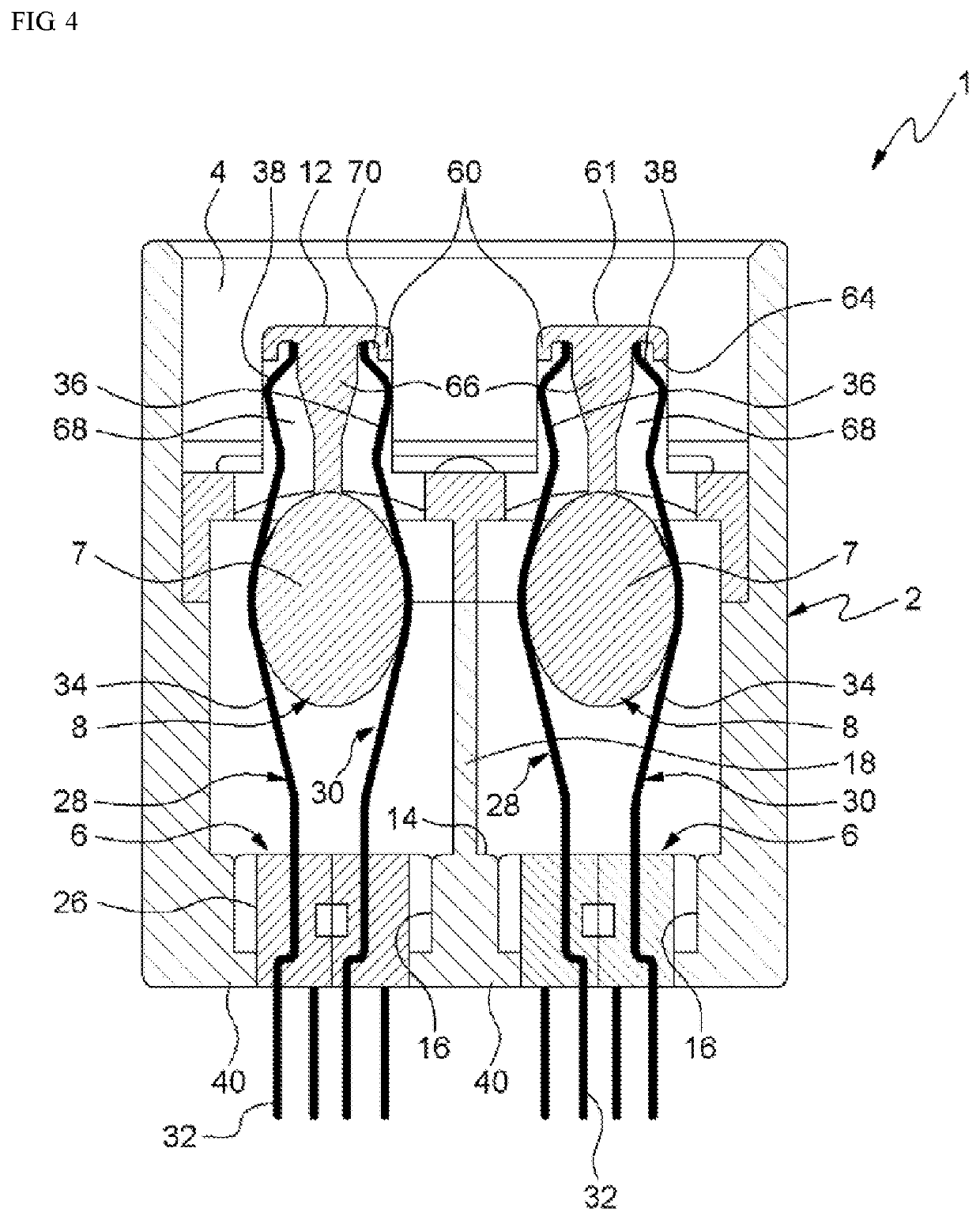 Low insertion force connector assembly and semiconductor component test apparatus