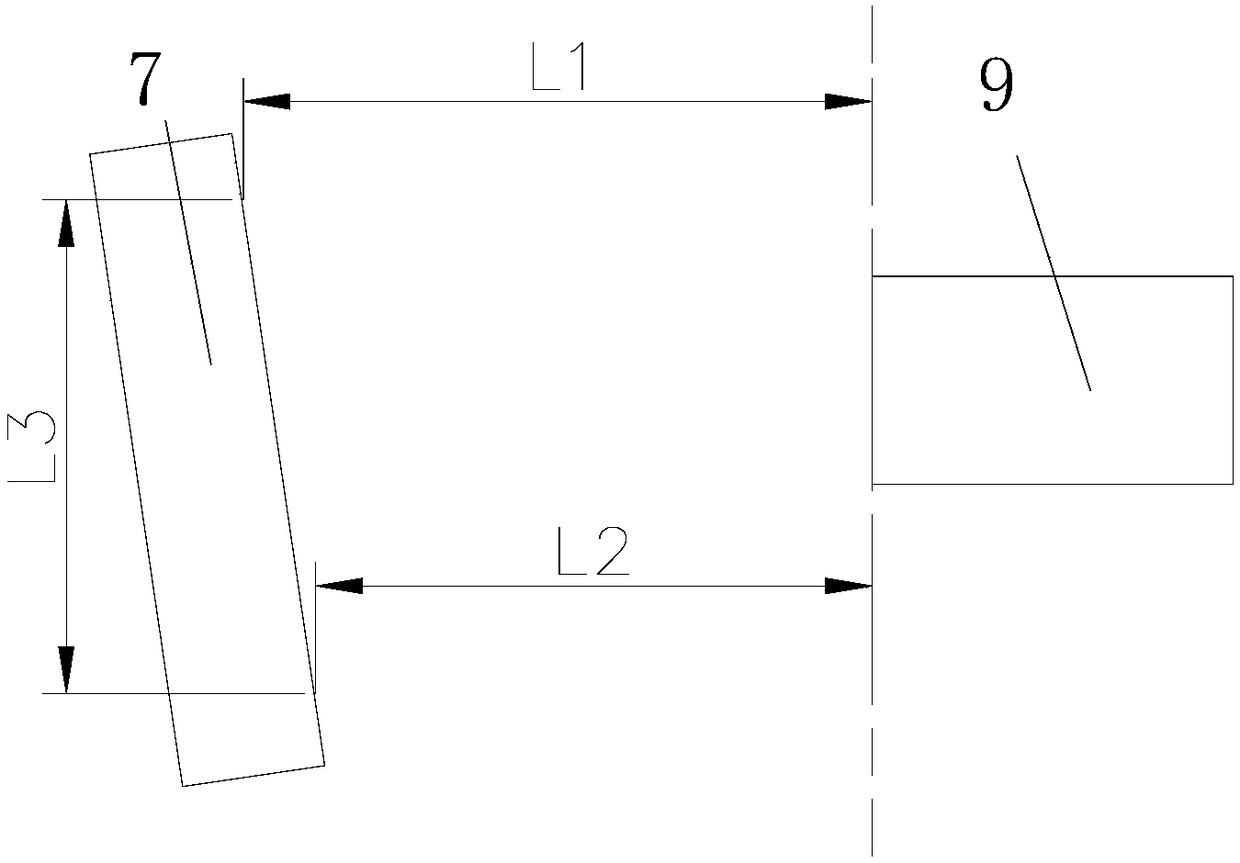 Workpiece leveling device based on laser displacement sensor