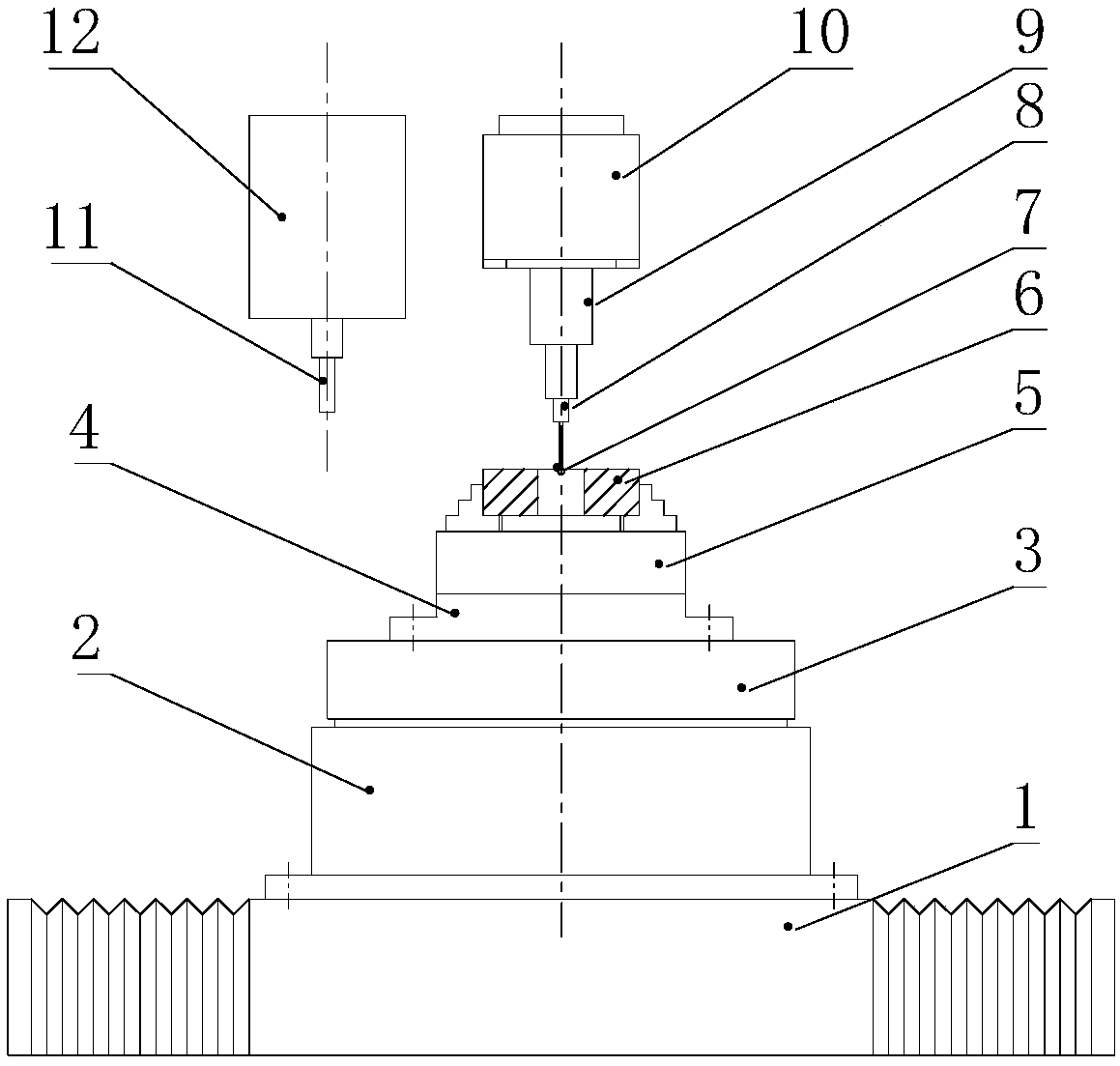 Device and method for in-situ precision measurement of tiny holes in small and medium-diameter cylindrical components