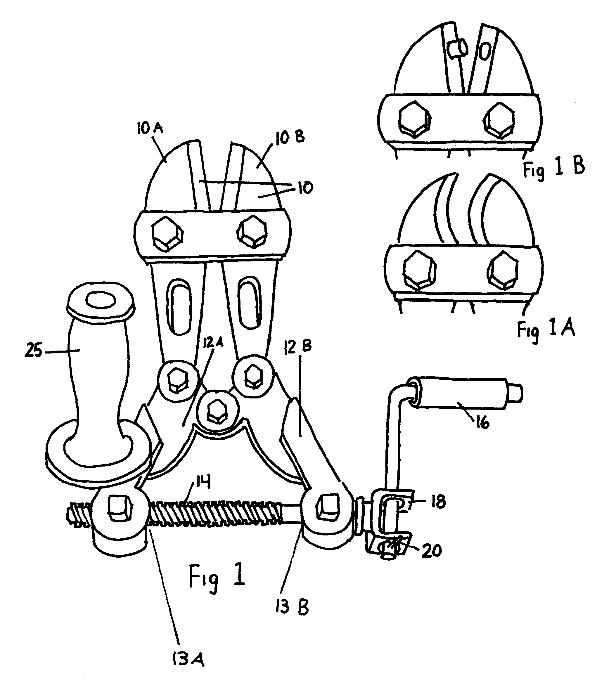 Compact bolt cutter with improved mechanical advantage