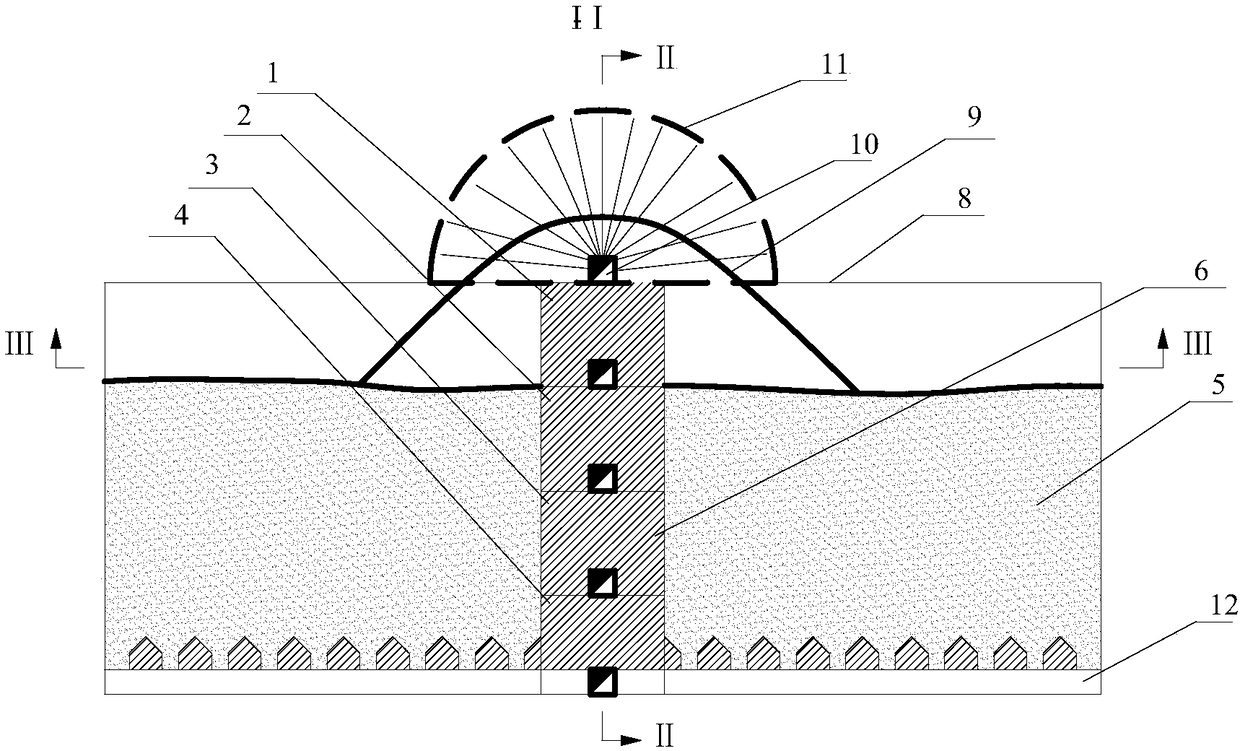 Intercolumn recovery method for overburden reconstruction with waste rock filling in empty area and top surrounding rock caving