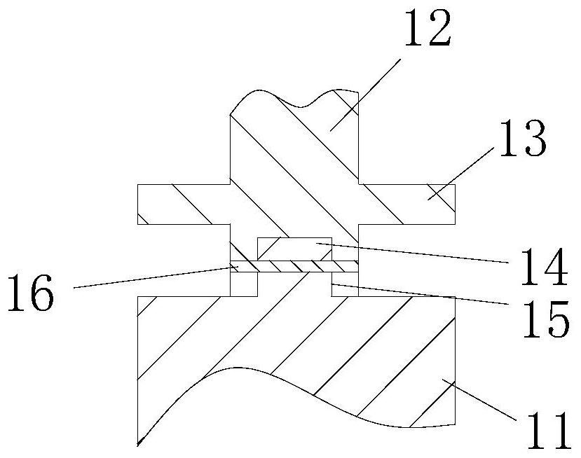 Insulated high branch gripper