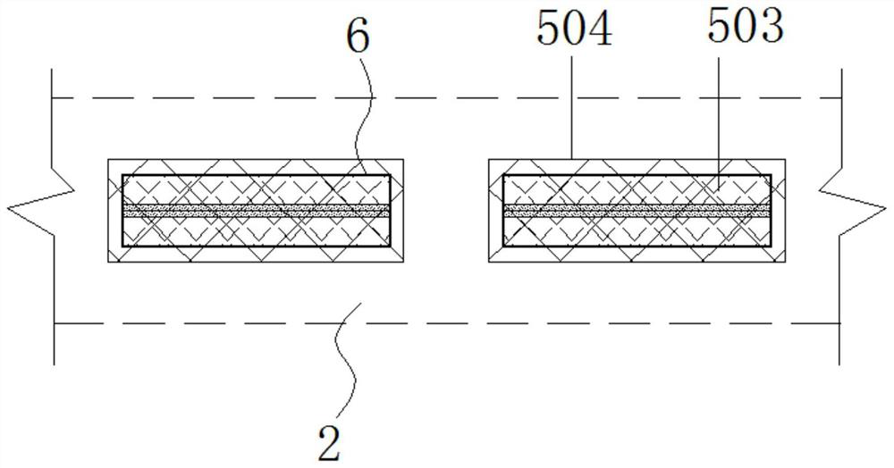 Compression-resistant and expansion-crack-resistant rubber pipeline