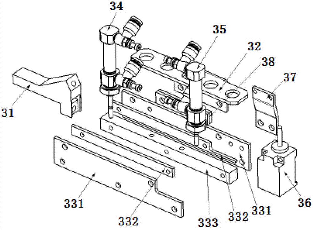 Nut conveyor