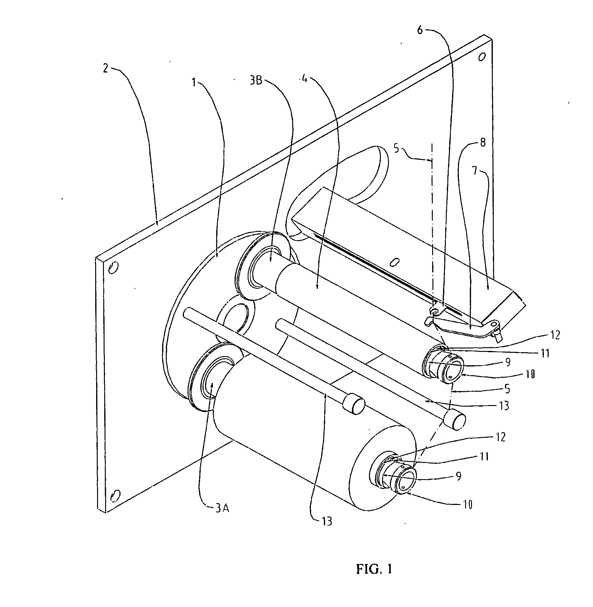 Yarn grasping device for automatic yarn transfer in turret type winders