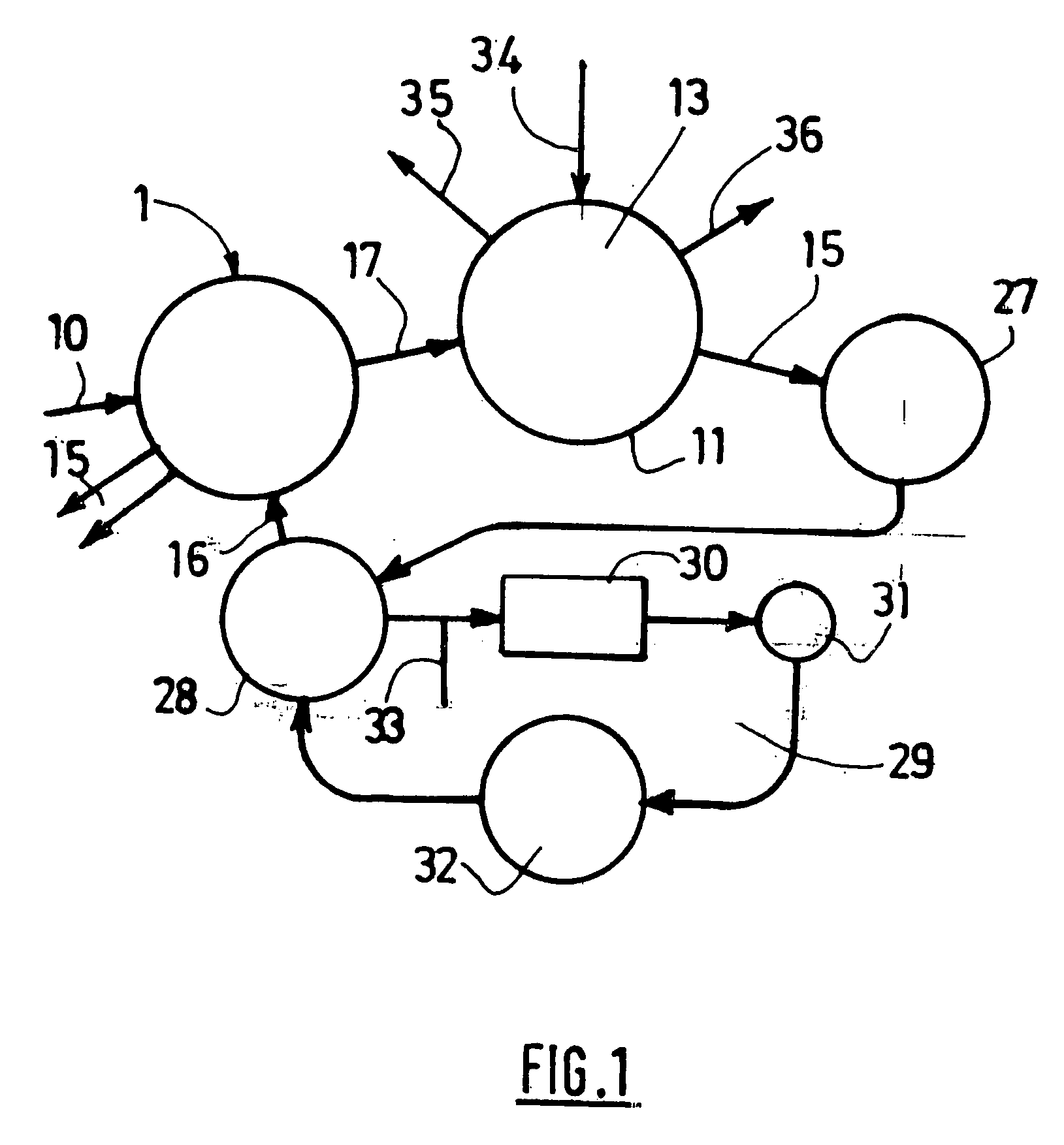 Method and installation for treating an aqueous effluent, in order to extract at least one dissolved gaseous compound; application to aquaculture in recirculated aqueous medium