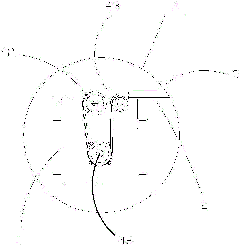 Conveying belt for bottom plate of compartment vehicle