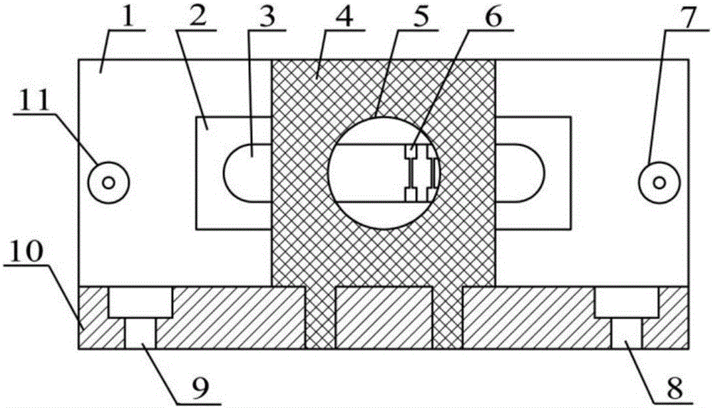 A device for removing yarn hairiness with precise direction and selective selection