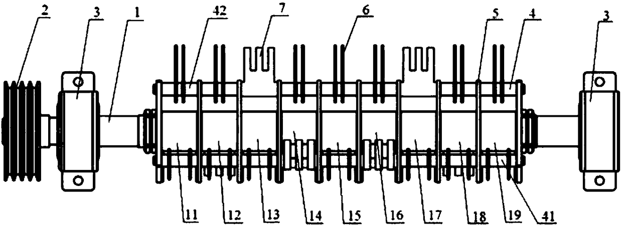 Primary feeding and crushing shaft for straw crushing machine