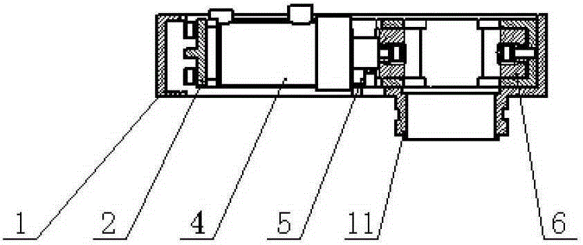 Self-centering shackle