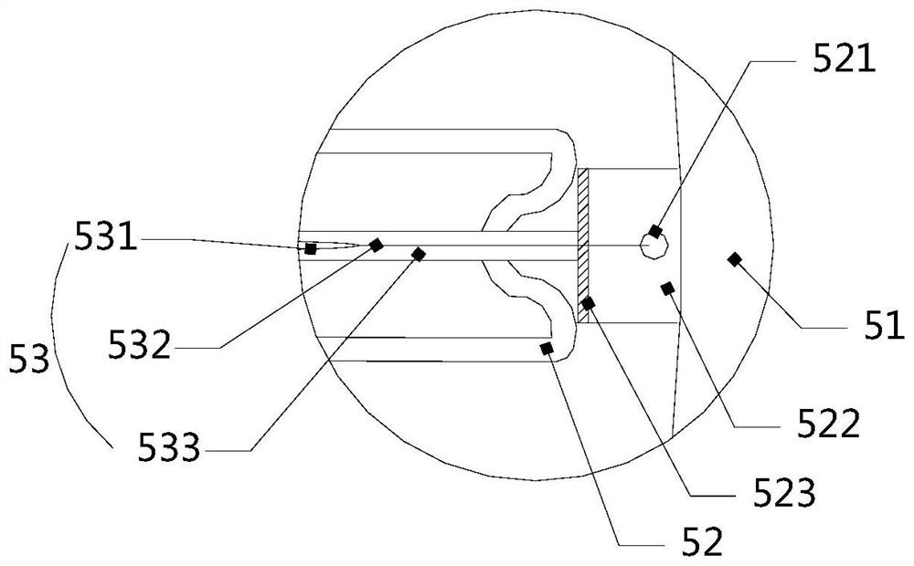 A scroll compressor with air preheating effect