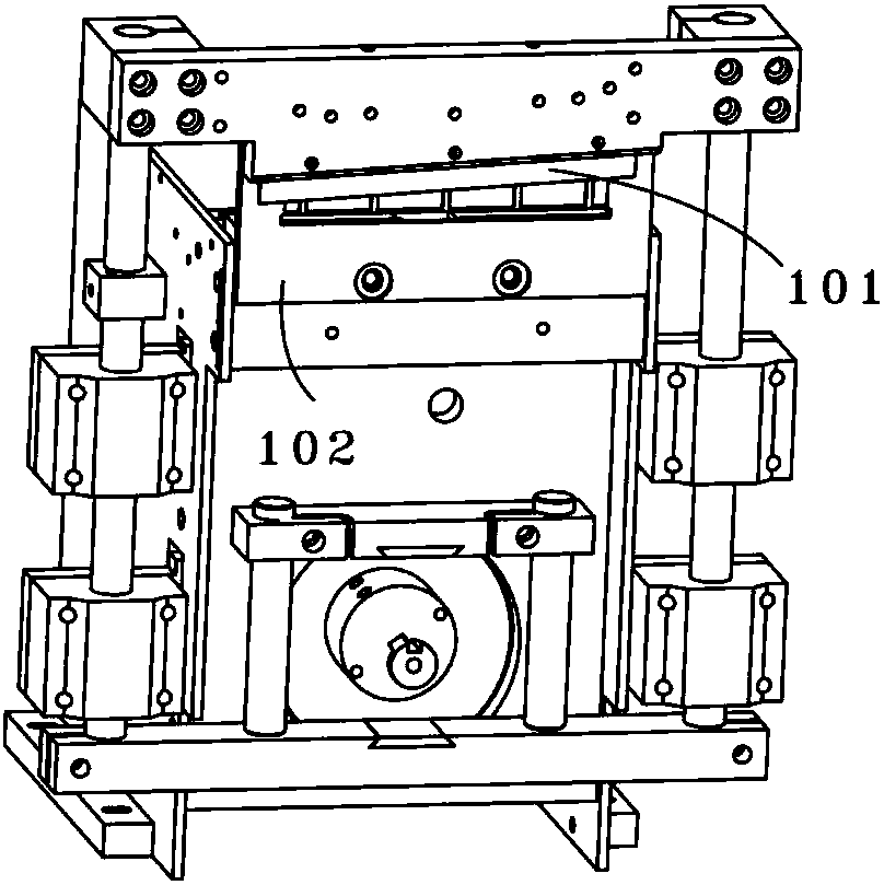 A long strip in-situ cutting conveying system