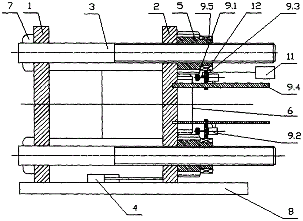 Self-locking two-platen machine mold clamping mechanism