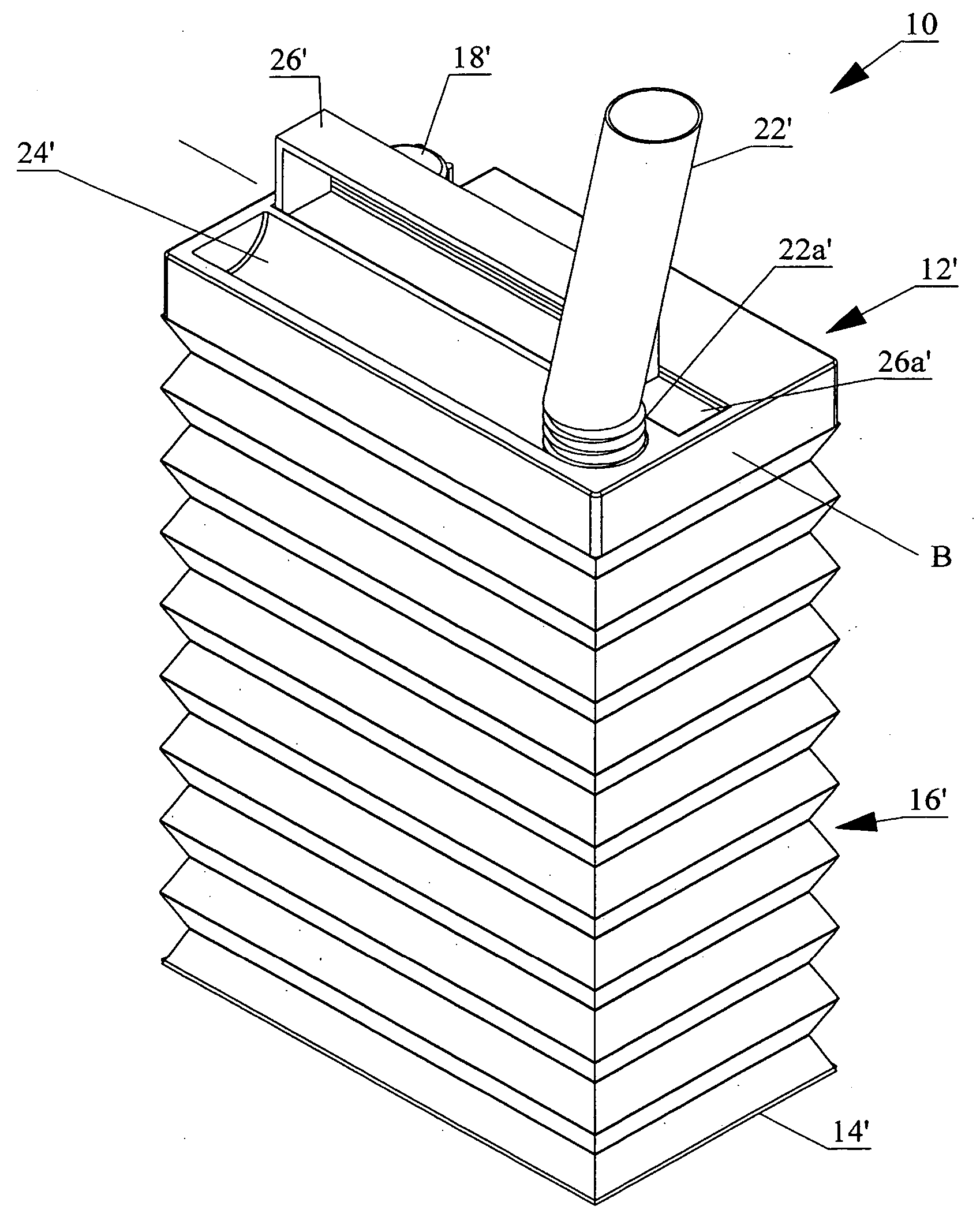 Portable collapsible container for liquids